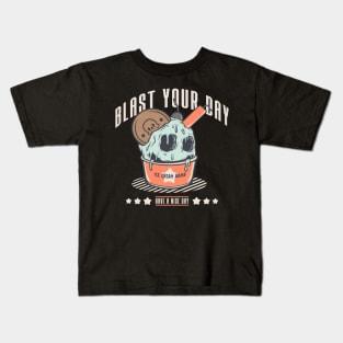 BLAST YOUR DAY Kids T-Shirt